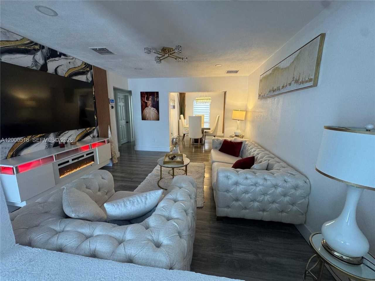 427 Nw 19th Ave #0 - Photo 3 of 14