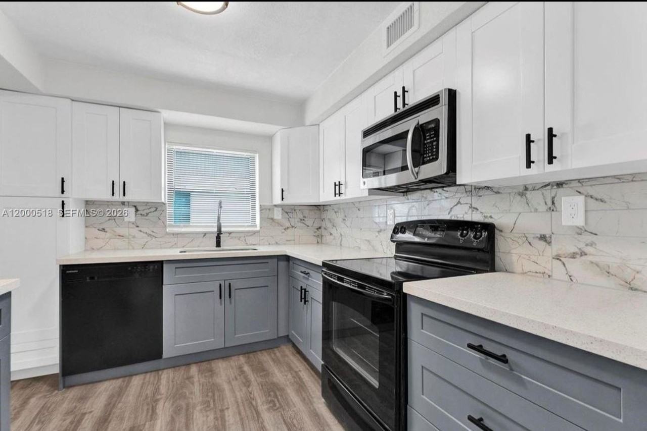 427 Nw 19th Ave #0 - Photo 5 of 14