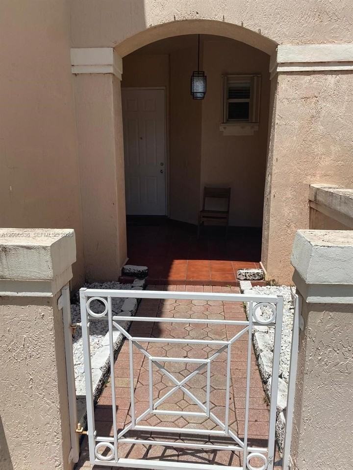 11357 Nw 42nd Ter #11357 - Photo 5 of 24