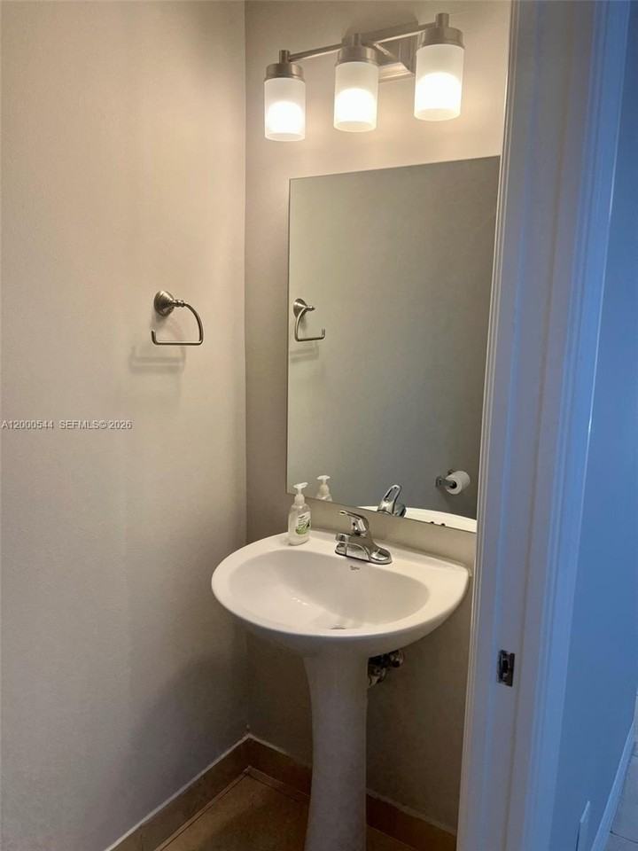 312 Talia Cir - Photo 7 of 27