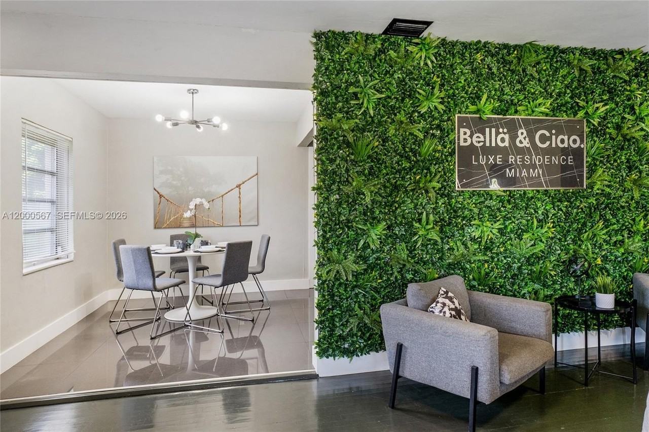 755 Nw 43rd St - Photo 6 of 24