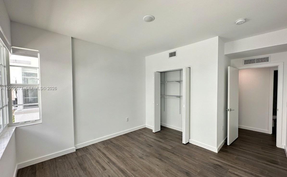 1570 Euclid Ave #06 - Photo 6 of 10