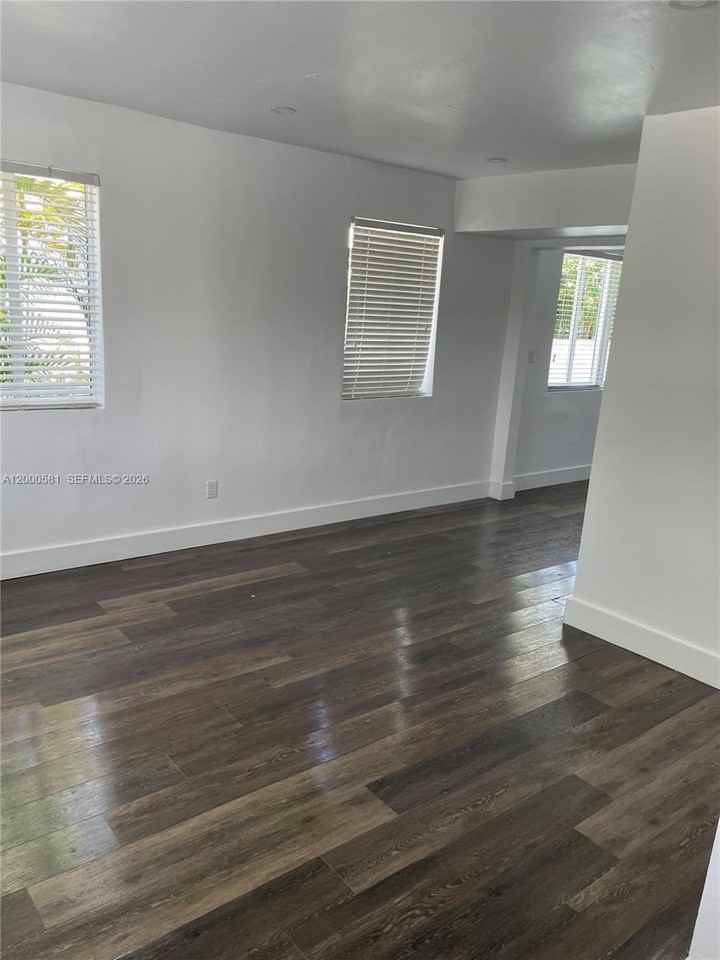 2350 Sw 26th Ln - Photo 6 of 12