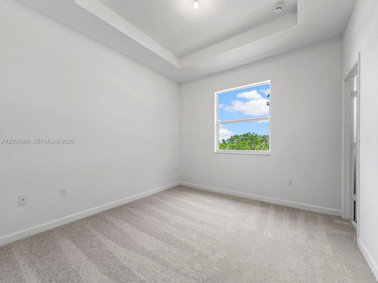 1537 Se 27th Rd - Photo 4 of 5