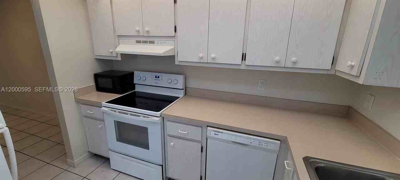 1340 Ne 28th Ave #129 - Photo 6 of 22