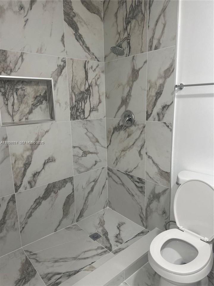 6560 Sw 49th St #1 - Photo 6 of 18