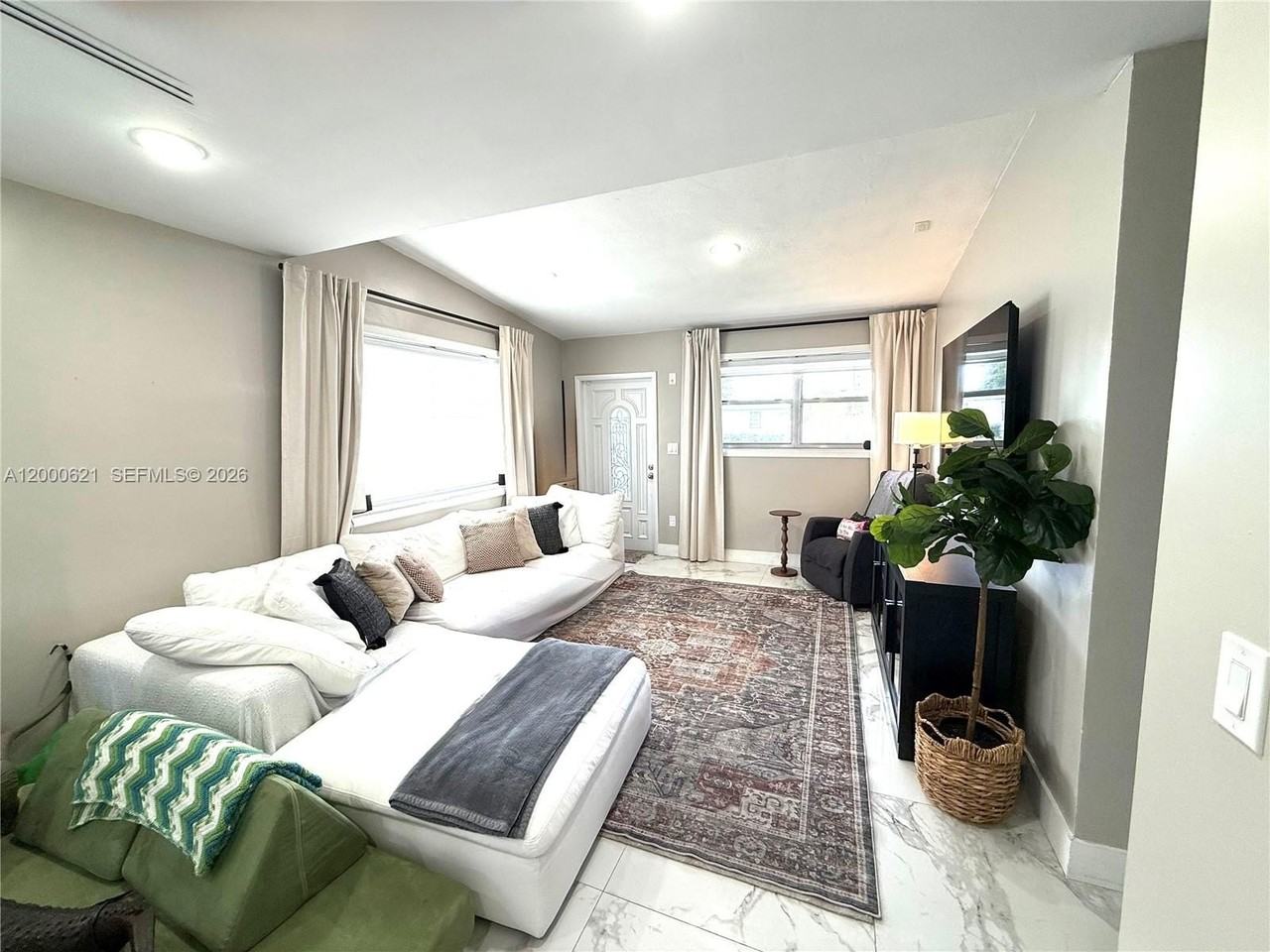 11020 Sw 42nd Ter - Photo 5 of 22