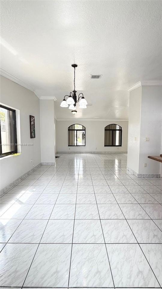 14861 Sw 173rd St - Photo 4 of 24