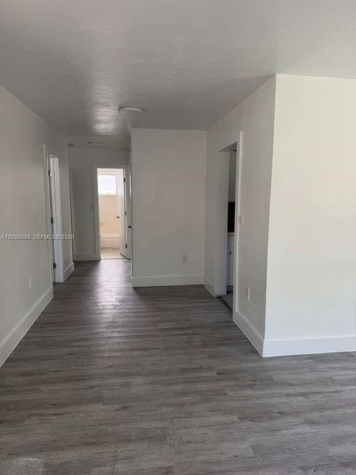 2550 Ne 182nd St #2550 - Photo 2 of 5