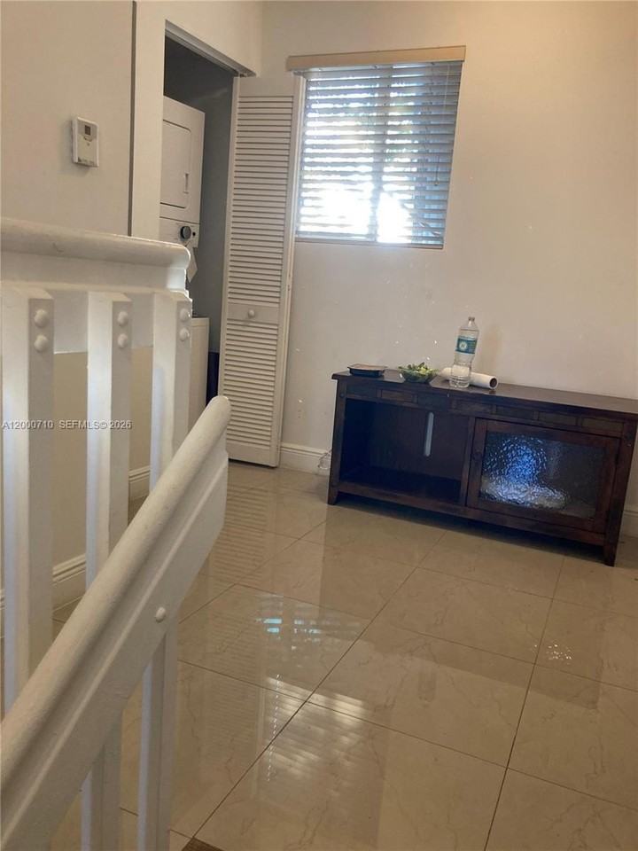835 Sw 2nd St #205 - Photo 4 of 17