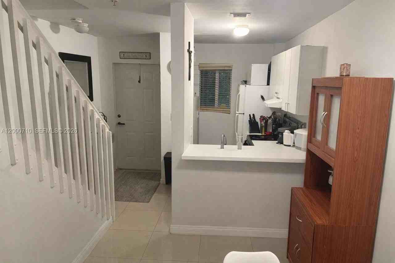 835 Sw 2nd St #205 - Photo 5 of 17