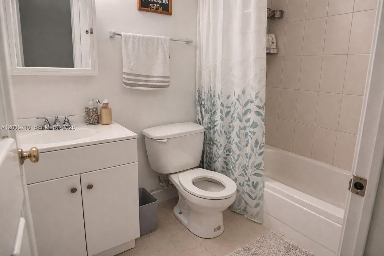 835 Sw 2nd St #205 - Photo 6 of 17