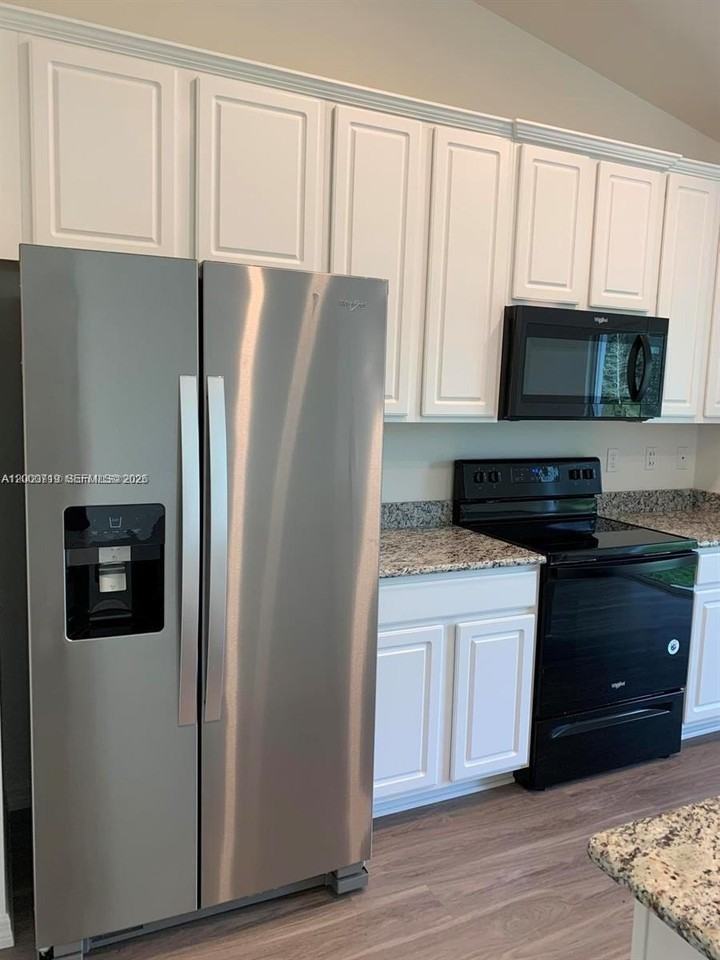 2217 Sw Halissee St #0 - Photo 4 of 20