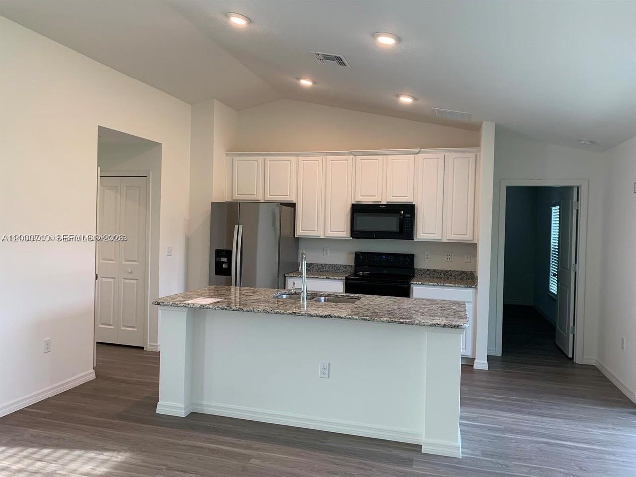 2217 Sw Halissee St #0 - Photo 6 of 20