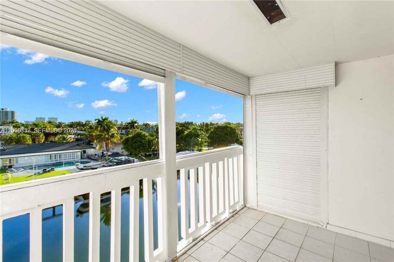 455 Paradise Isle Blvd #402 - Photo 3 of 50