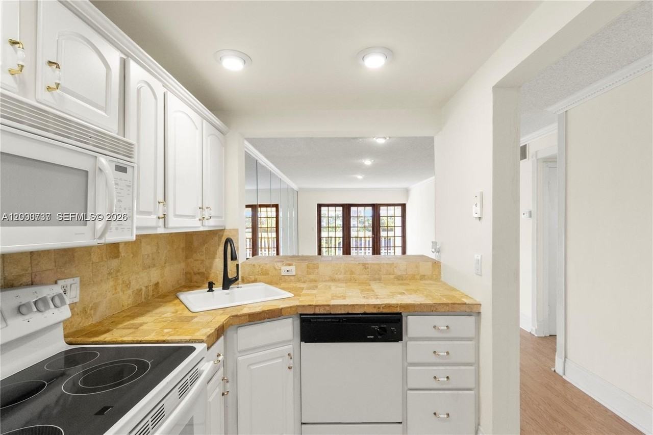 455 Paradise Isle Blvd #402 - Photo 4 of 50