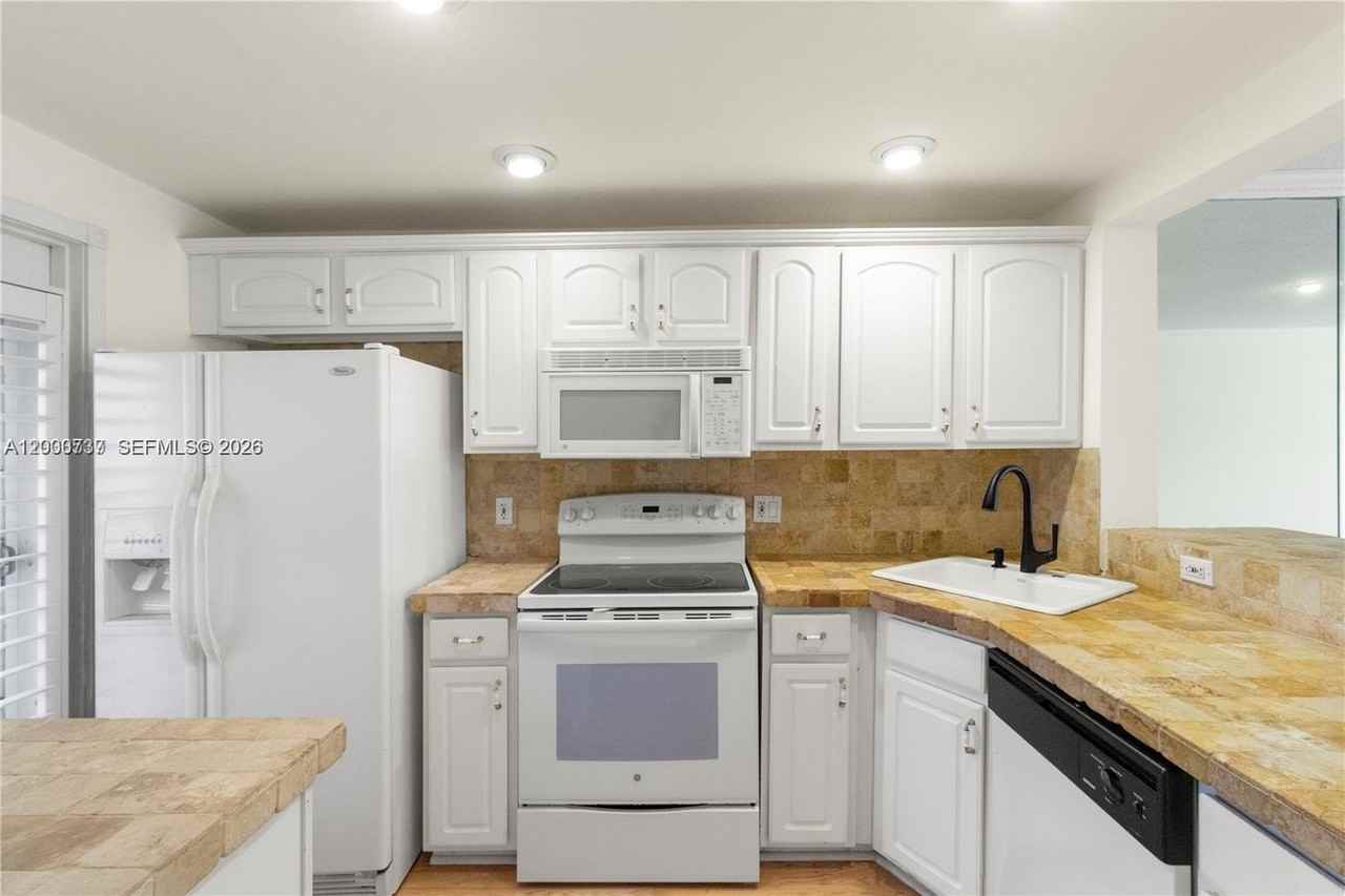 455 Paradise Isle Blvd #402 - Photo 6 of 50