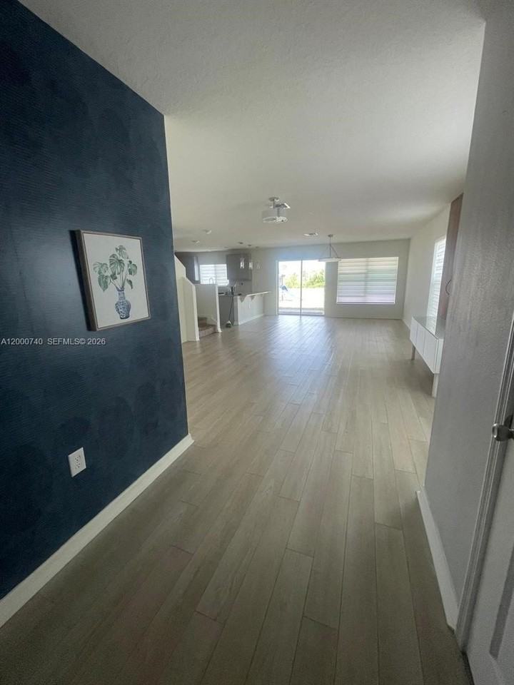 594 Preserve Pointe Blvd - Photo 2 of 24