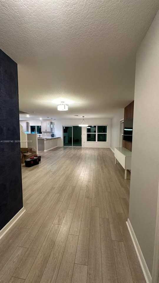 594 Preserve Pointe Blvd - Photo 3 of 24