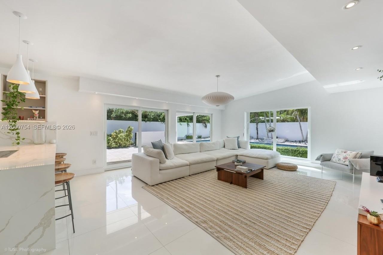 1641 Tigertail Ave #NA - Photo 4 of 17