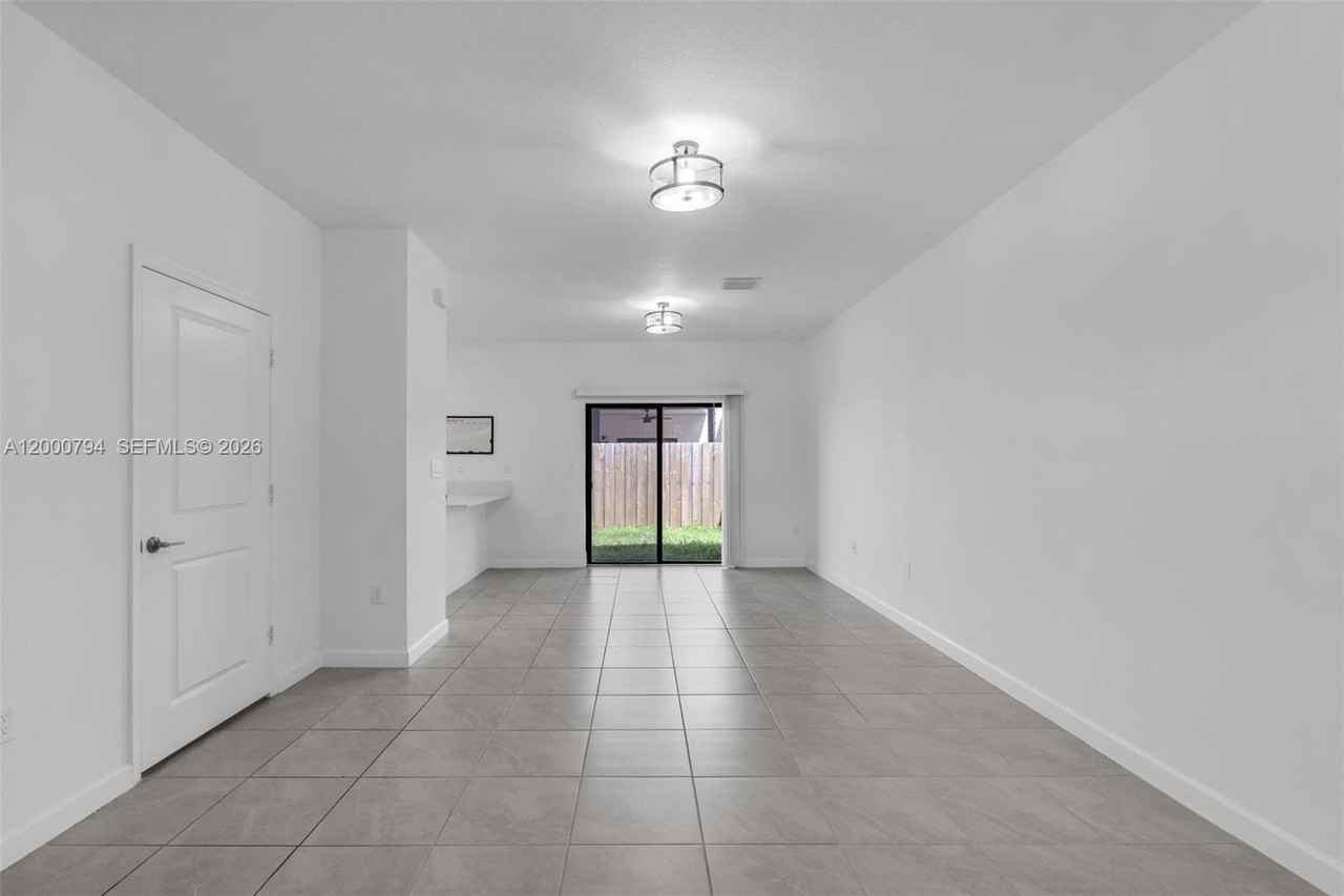 23077 Sw 129th Pl - Photo 6 of 43