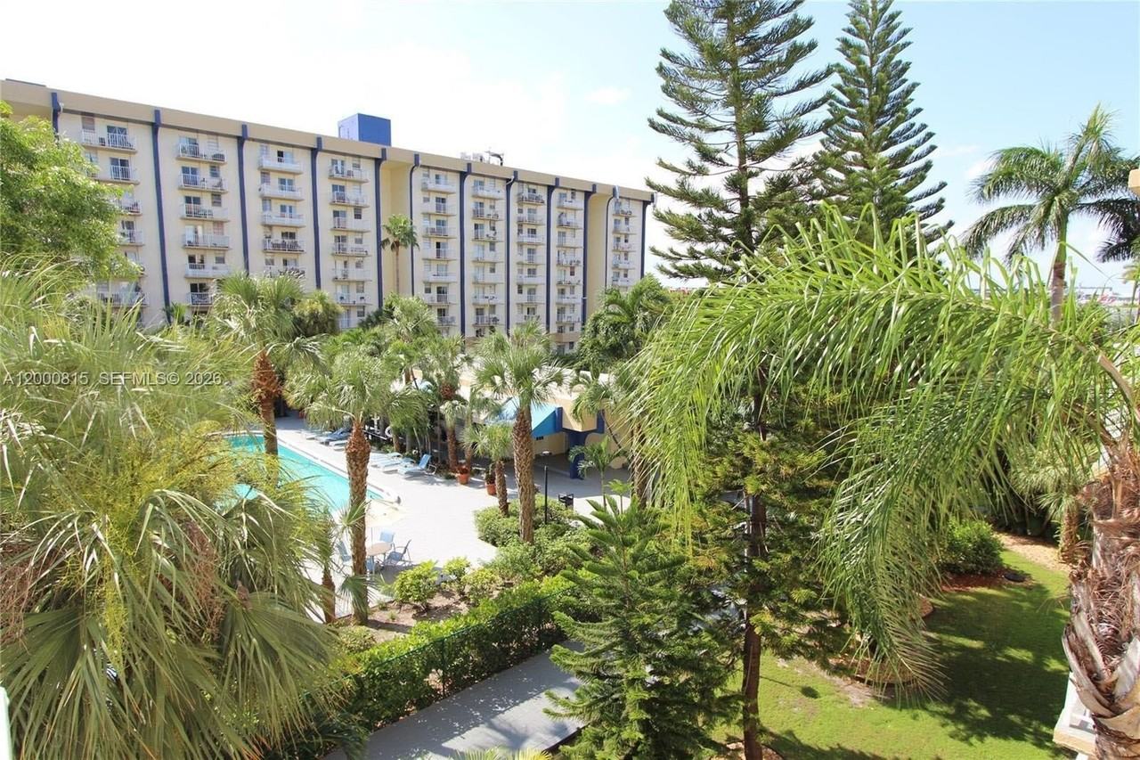 4550 Nw 9th St #706E