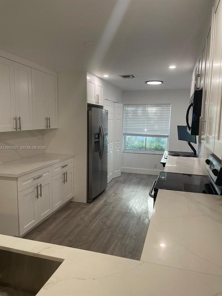 4136 Pine Ridge Ln - Photo 5 of 22