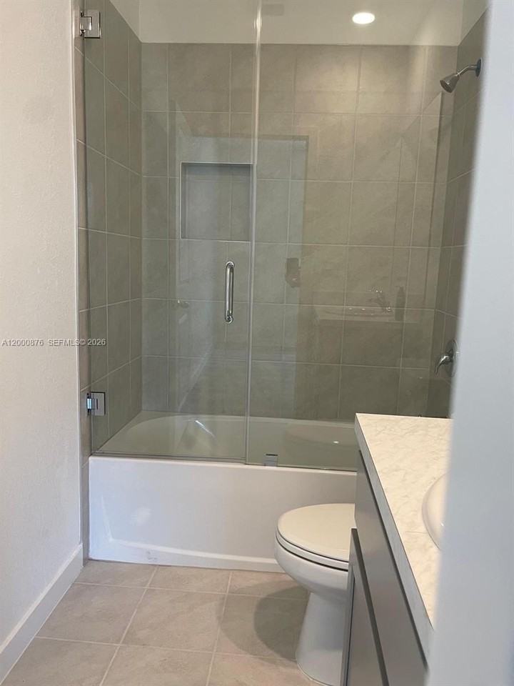 1386 Ne 3rd Ave - Photo 3 of 10