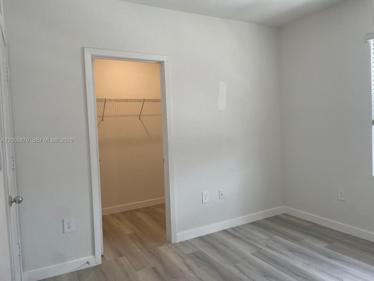 1386 Ne 3rd Ave - Photo 6 of 10