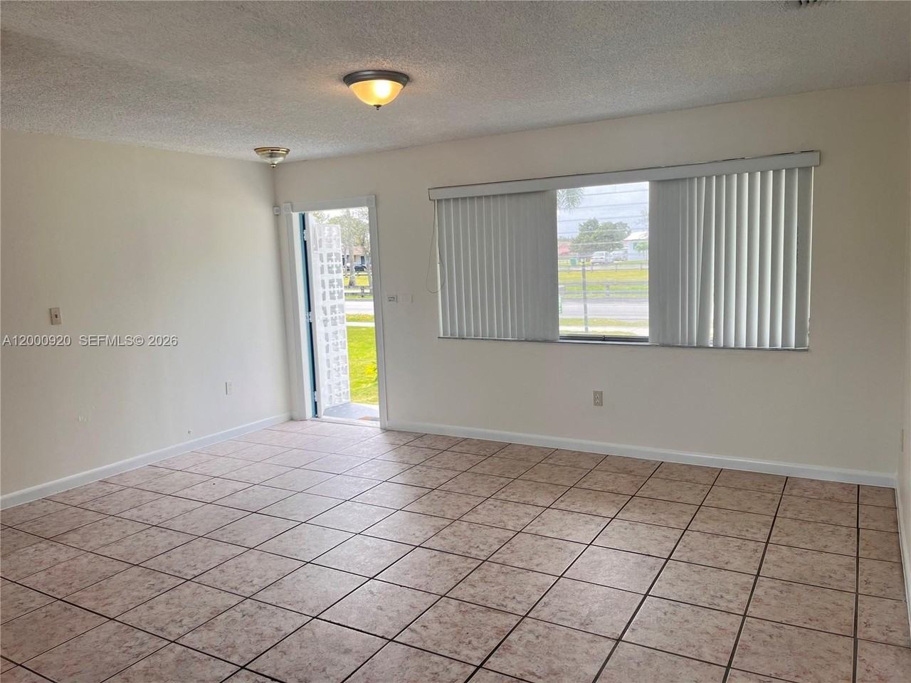 20341 Sw 117th Ave - Photo 3 of 12