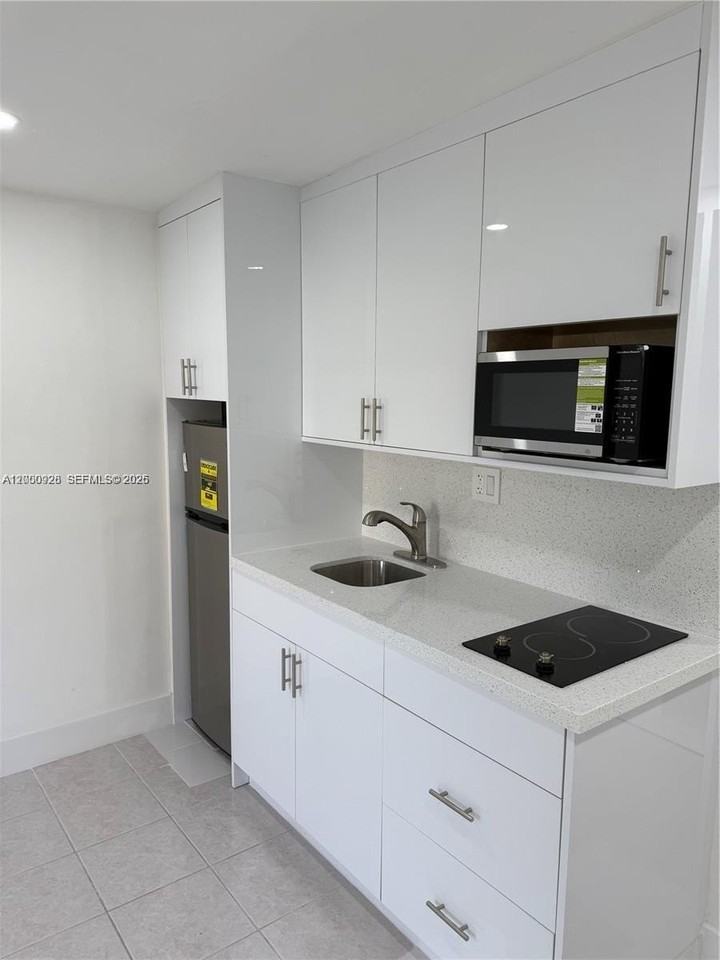 6820 Sw 5th St #1 - Photo 6 of 8