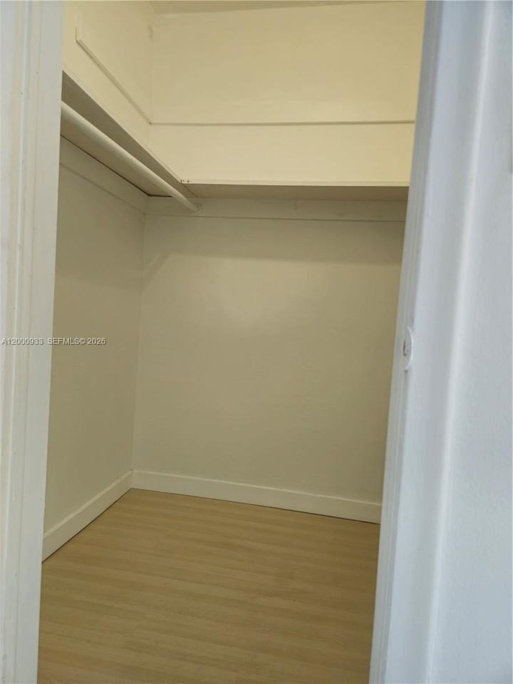 514 Sw 2nd Ave #B - Photo 5 of 5