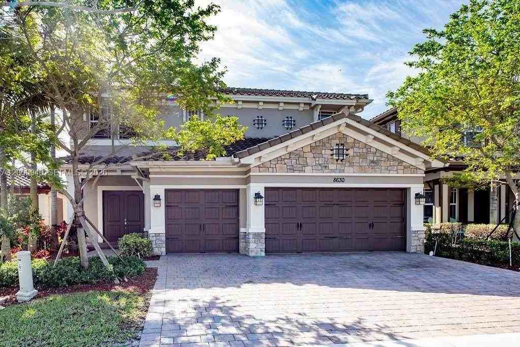 8630 Lakeside Bnd
