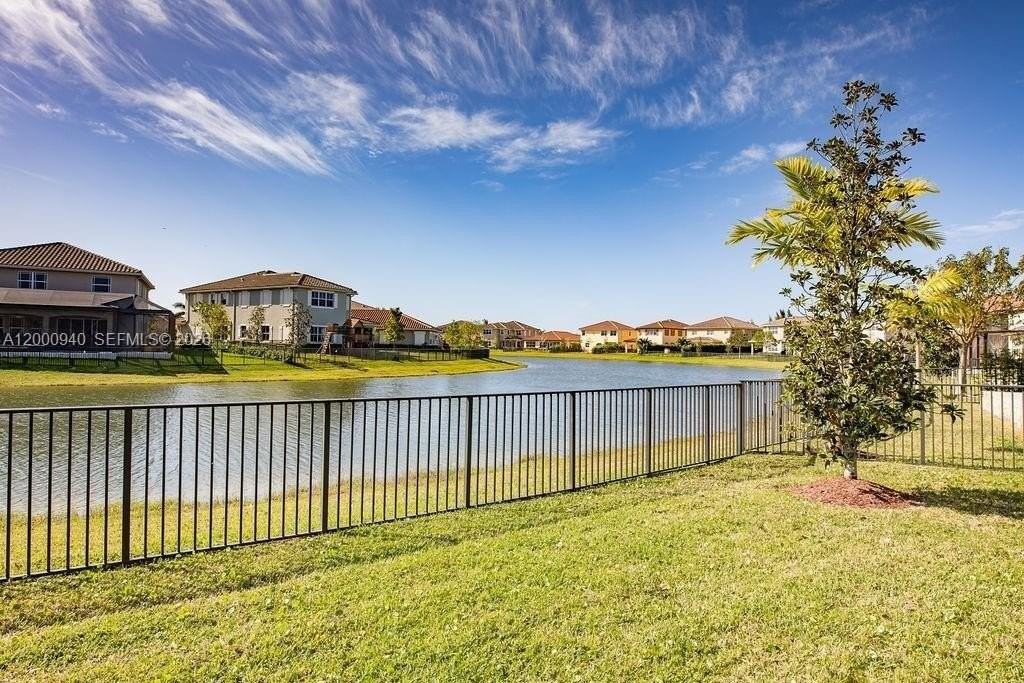 8630 Lakeside Bnd - Photo 4 of 50