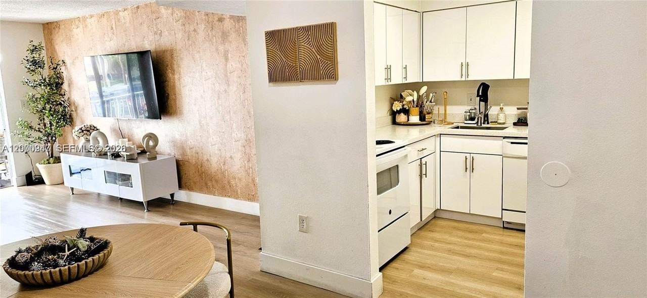 4804 Nw 79th Ave #201 - Photo 6 of 48