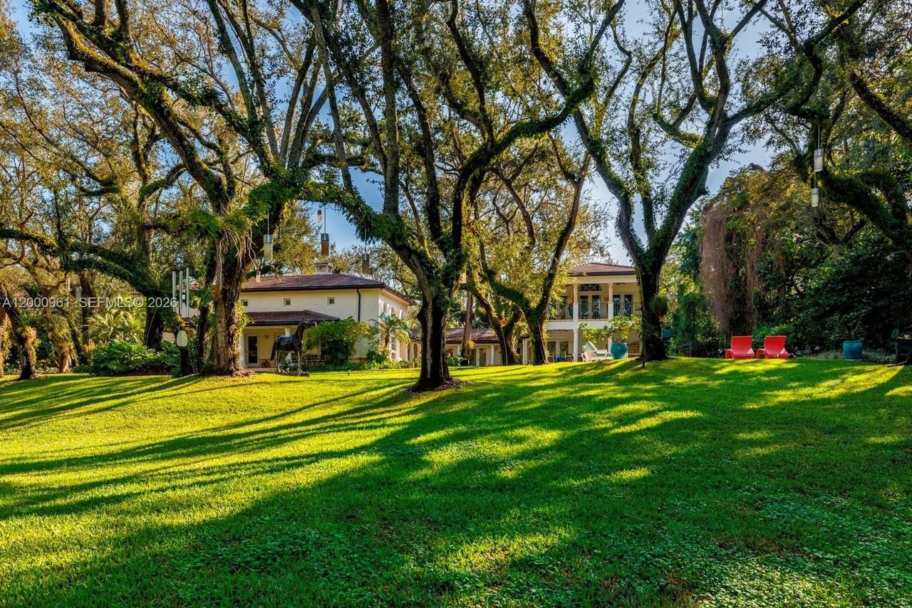 10100 Lakeside Dr - Photo 2 of 50