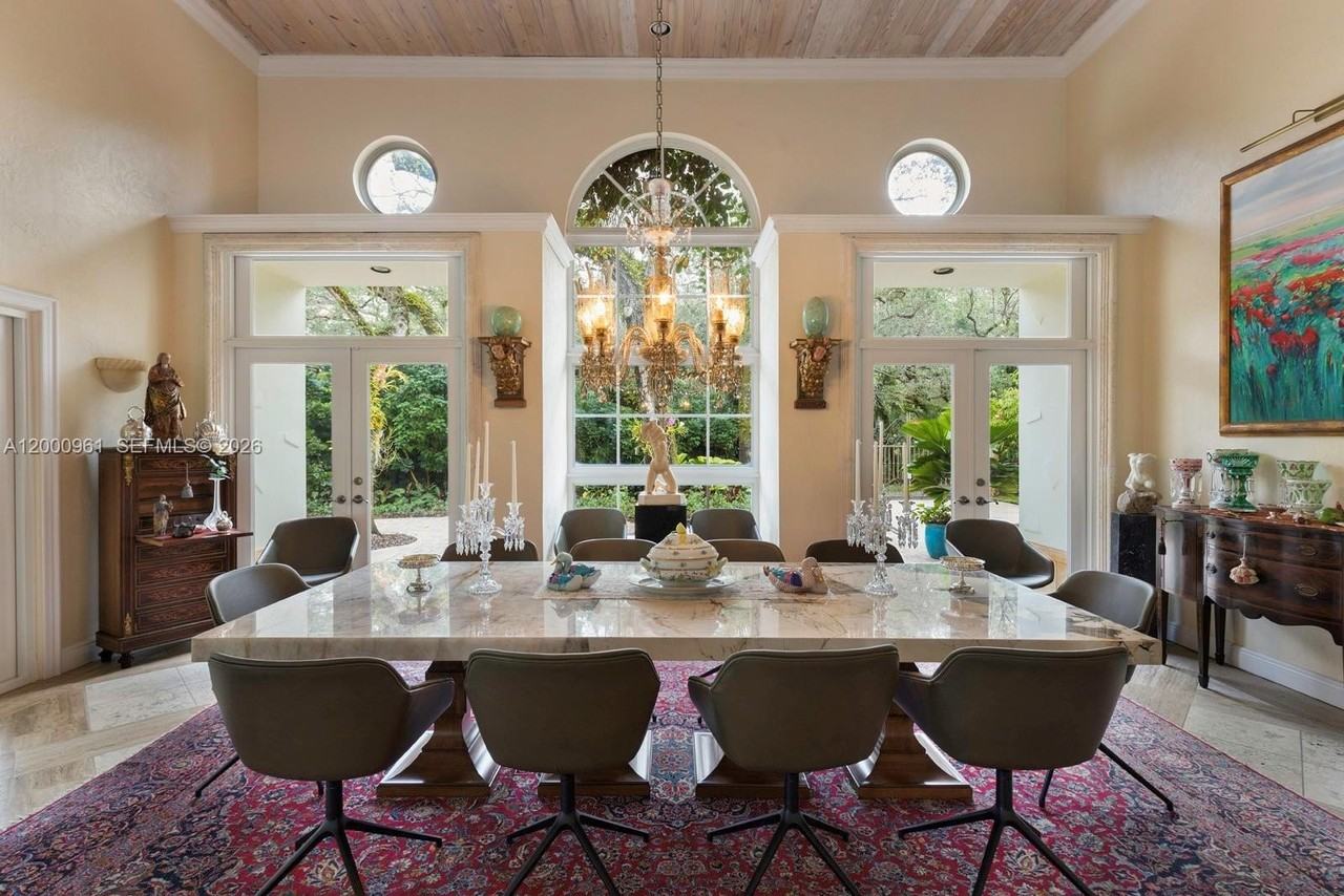 10100 Lakeside Dr - Photo 6 of 50