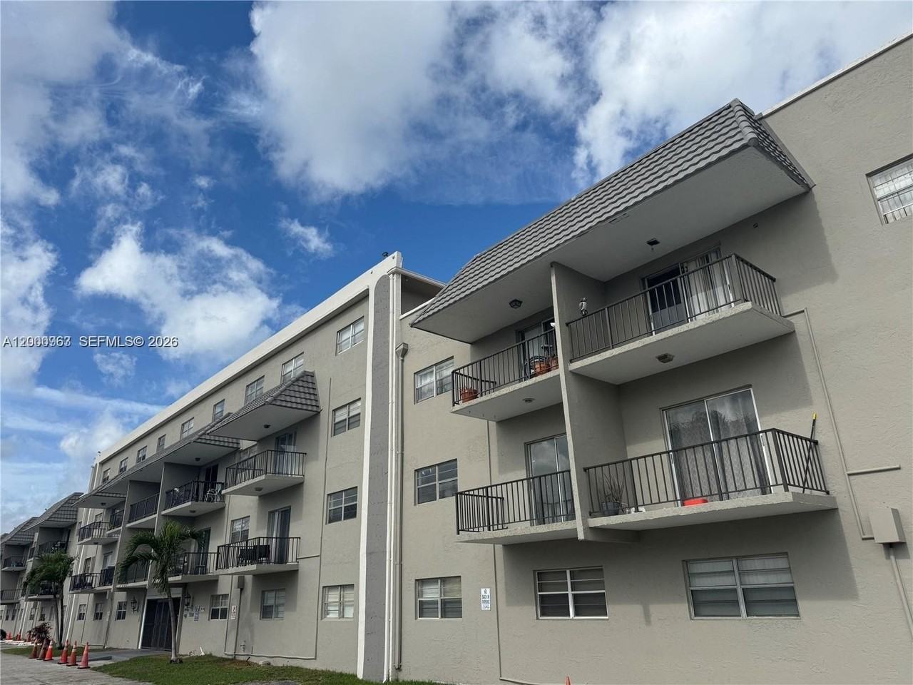 5100 Sw 41st St #PH1 - Photo 4 of 4