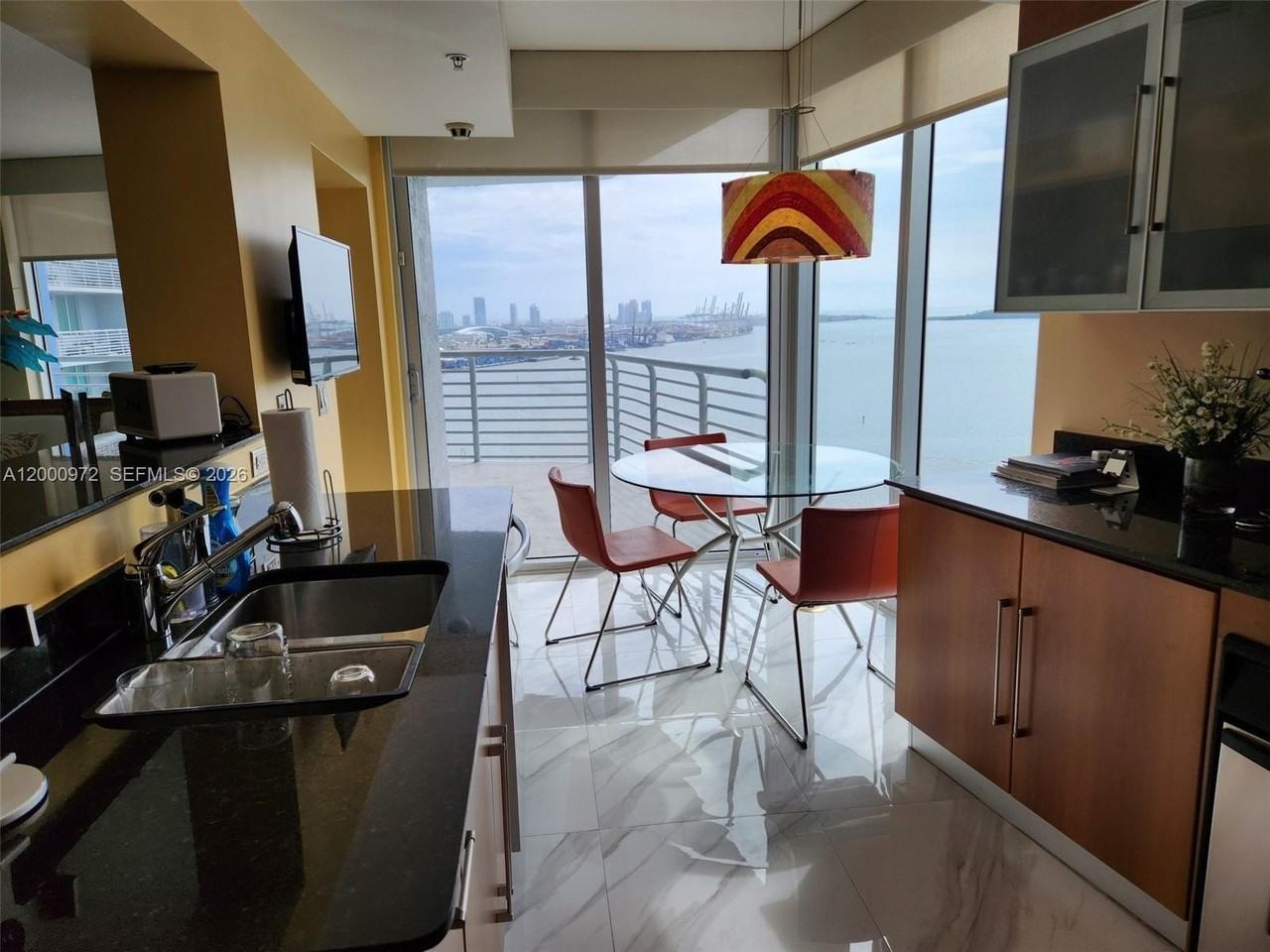 325 Biscayne Blvd #25 - Photo 6 of 50