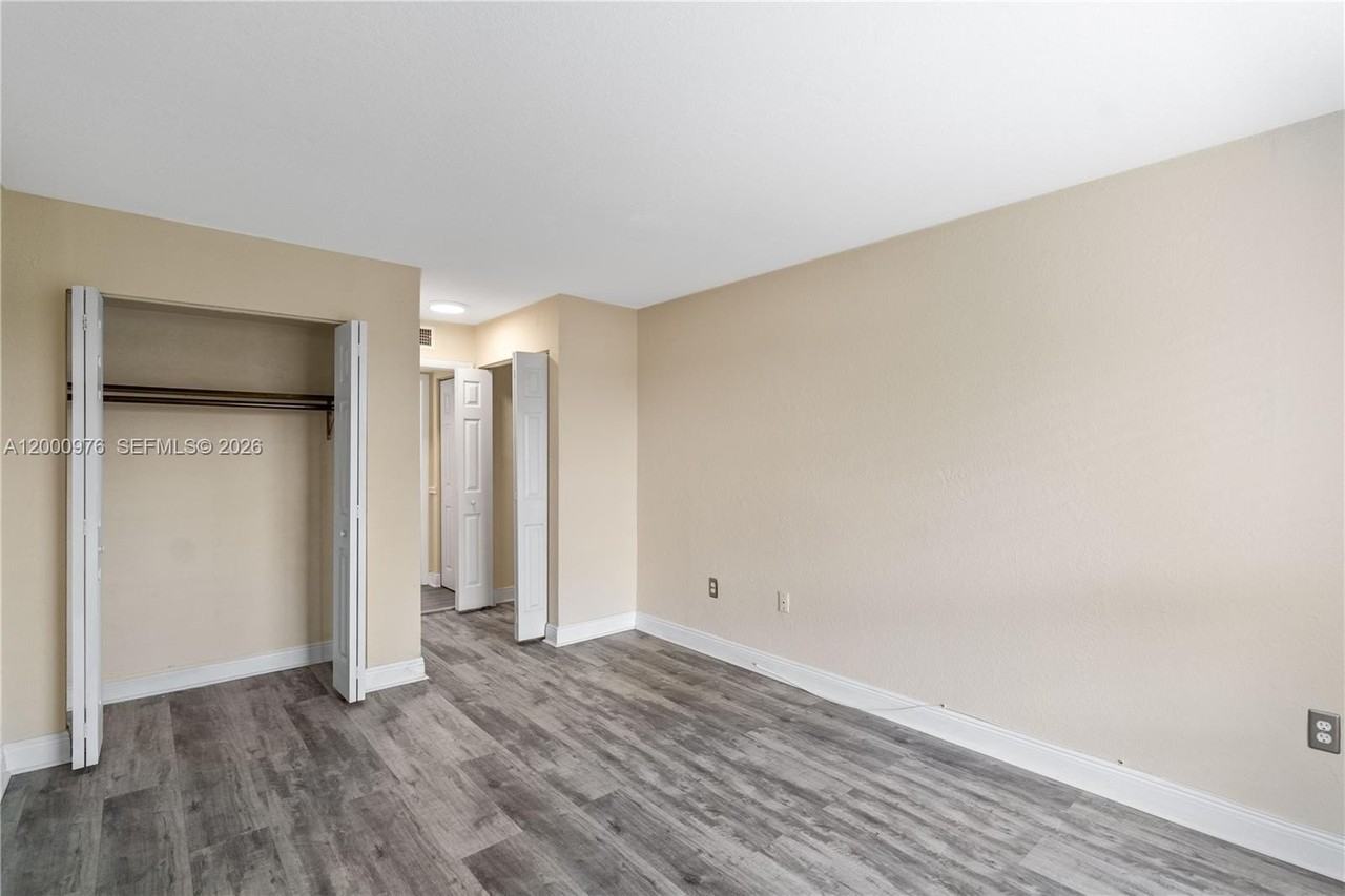 9441 Sw 76th St #V32 - Photo 6 of 28