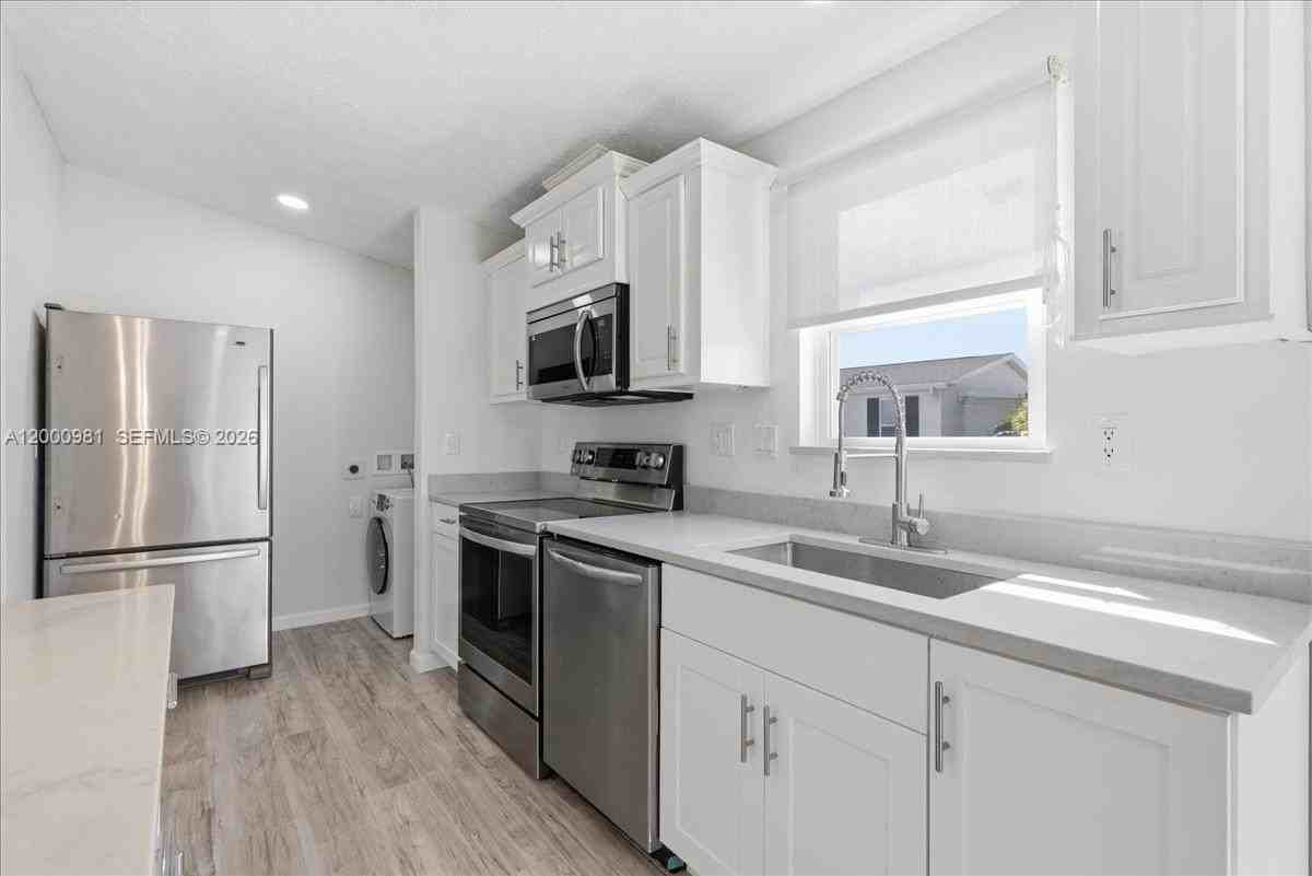 730 Chippewa Trl #0 - Photo 7 of 25