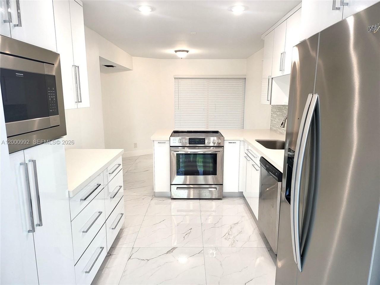 9723 N New River Canal Rd #416 - Photo 6 of 50