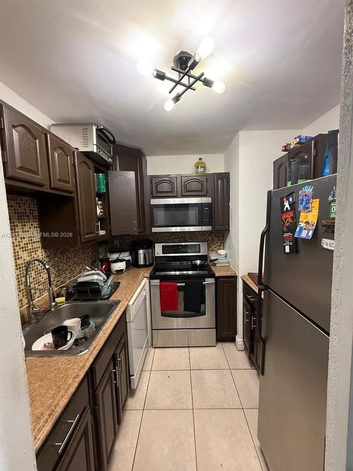 3536 Ne 168th St #403 - Photo 5 of 7