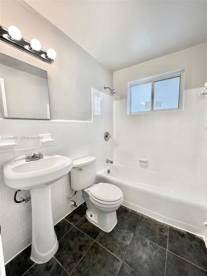10 Nw 77th St #8 - Photo 7 of 13