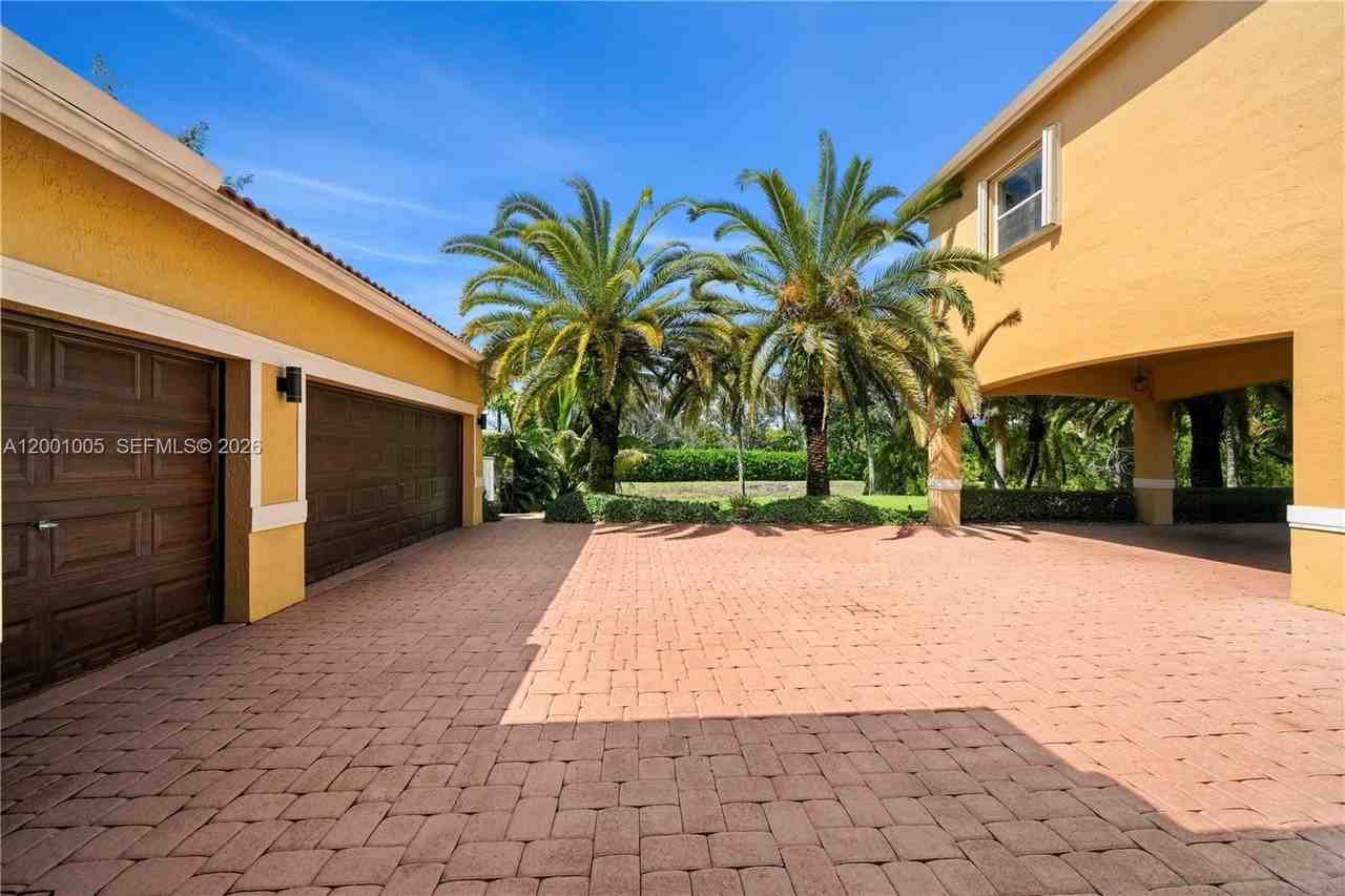 14130 Sw 33rd Ct - Photo 2 of 35