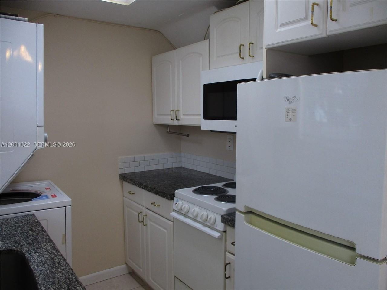 1949 Taylor St #9 - Photo 5 of 22