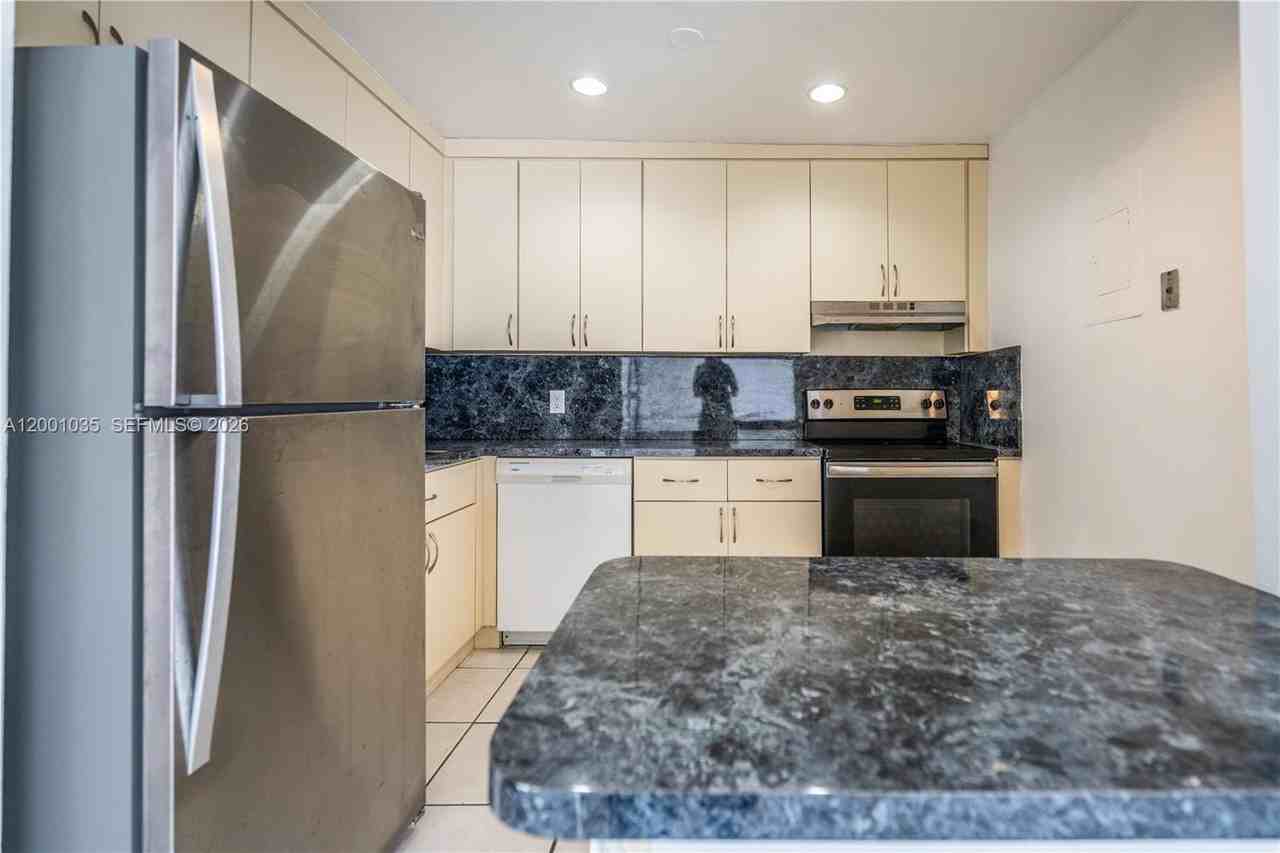 7150 Indian Creek Dr #506 - Photo 4 of 14