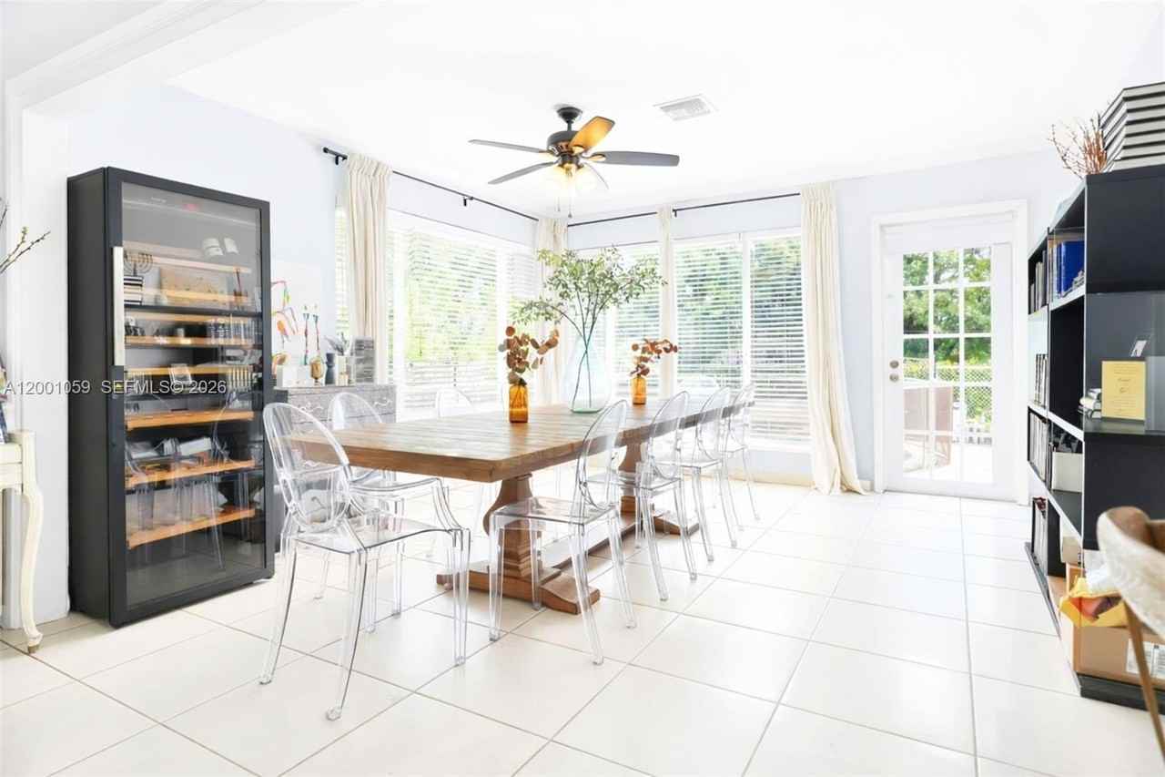 820 W 43rd Ct - Photo 2 of 16