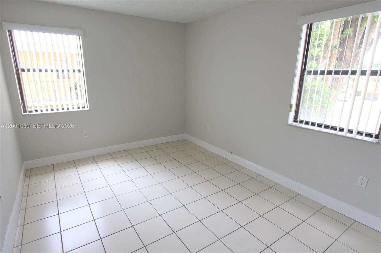 650 Nw 114th Ave #201 - Photo 2 of 18