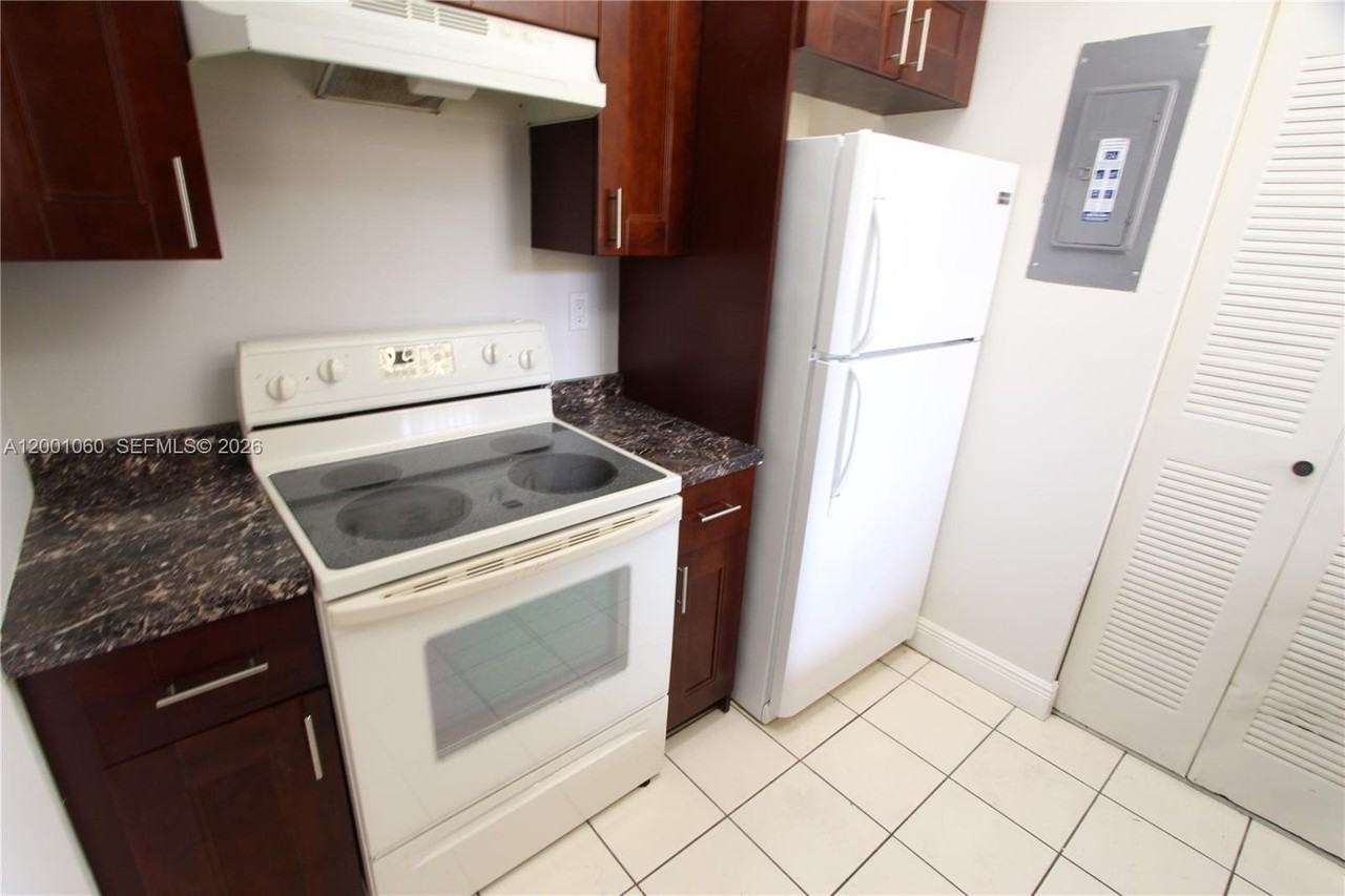 650 Nw 114th Ave #201 - Photo 6 of 18
